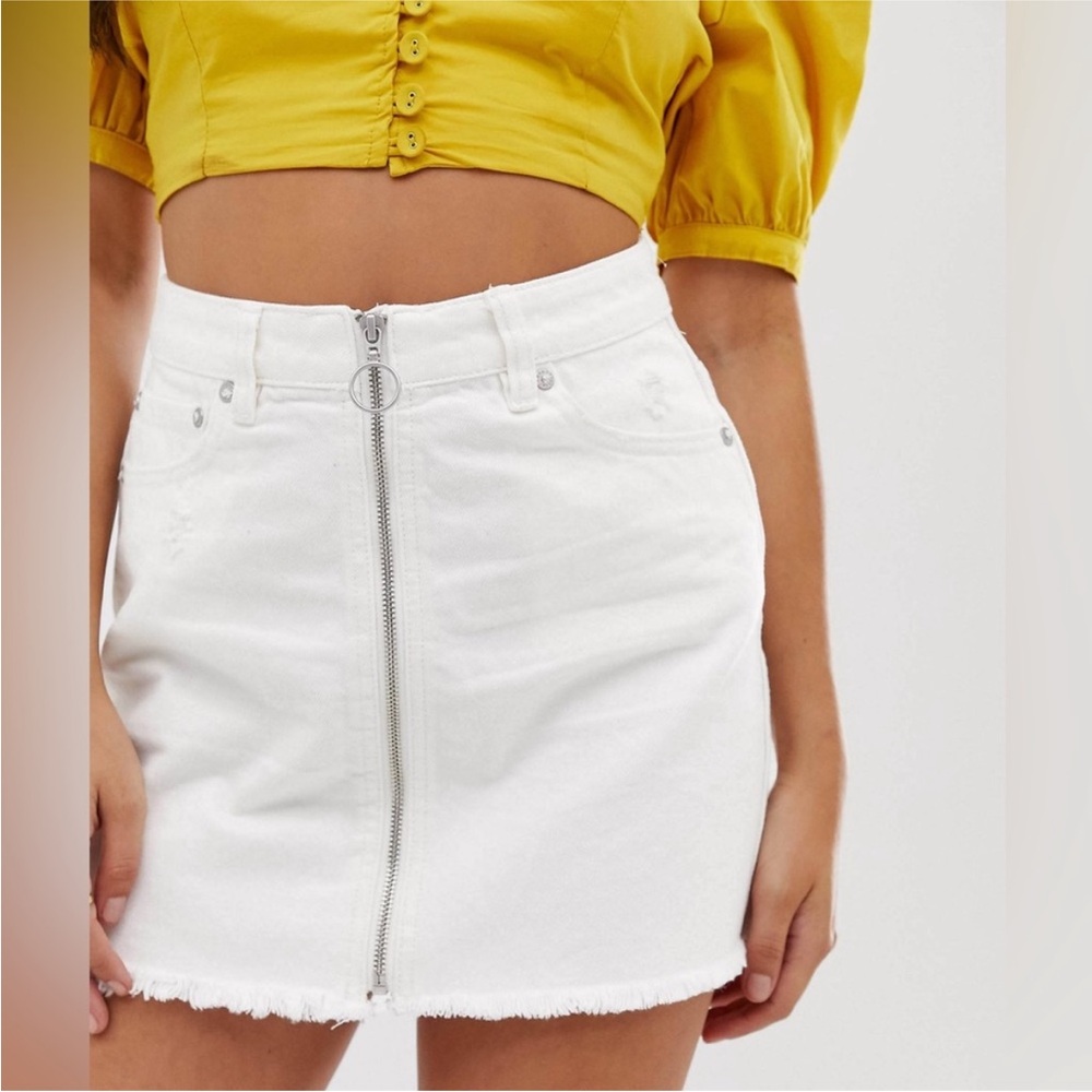 NWOT Free People, We The Free Zip It Up Mini Skirt white Denim Distressed sz 25